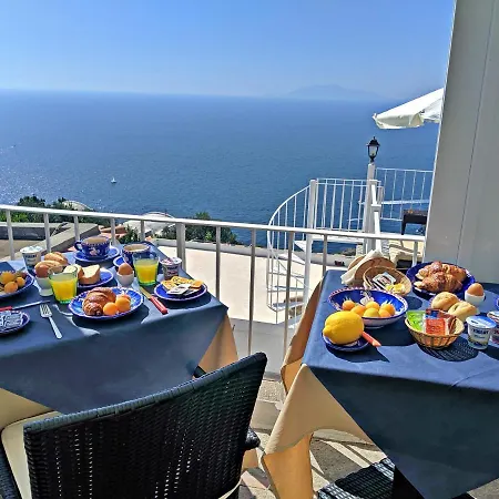 Oda ve Kahvaltı Il Paradiso Di Capri 4*